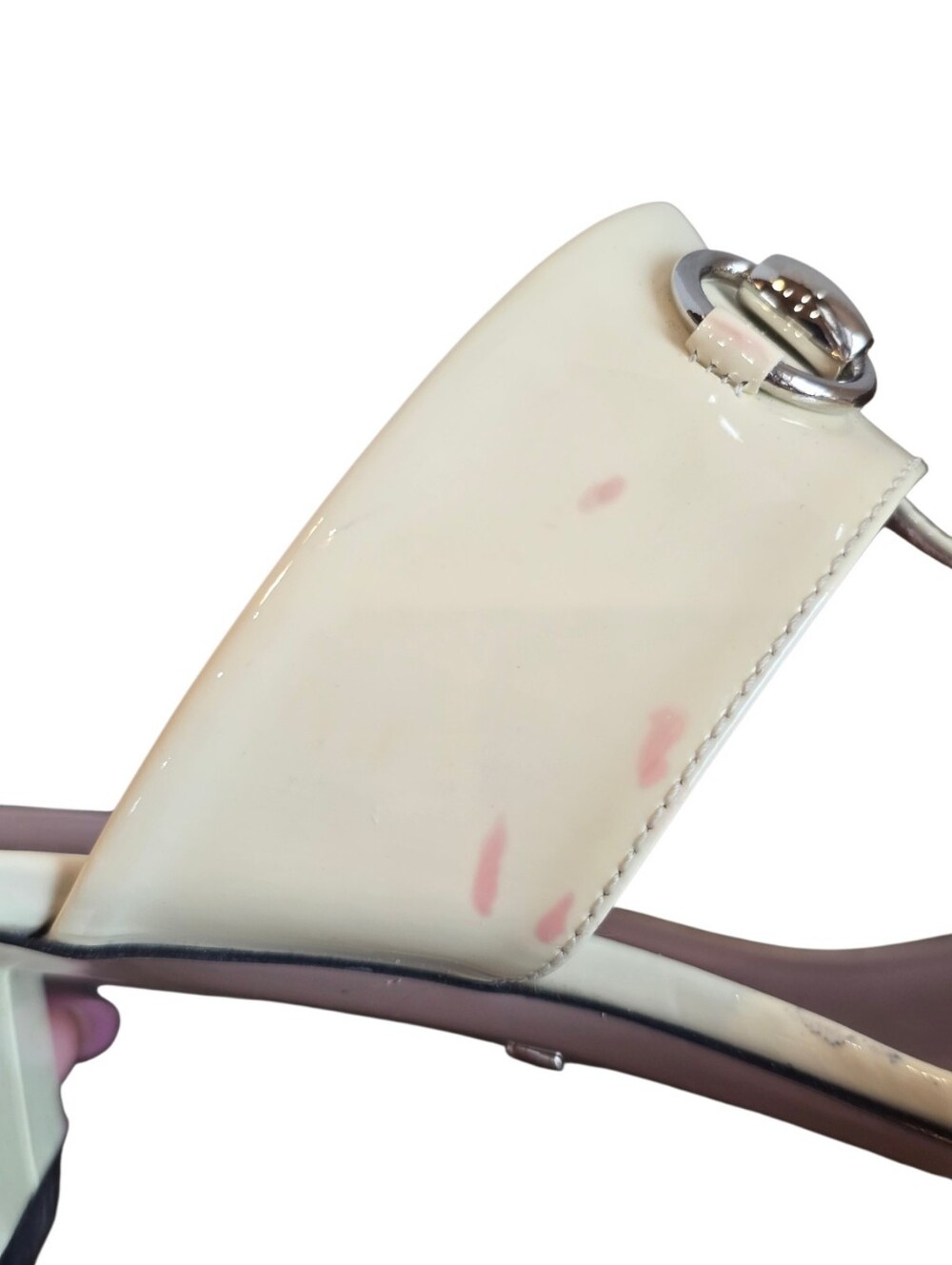 Gucci Cream Patent Leather Block Heel Sandals With Callouts 40 1/2 - Picture 12 of 14